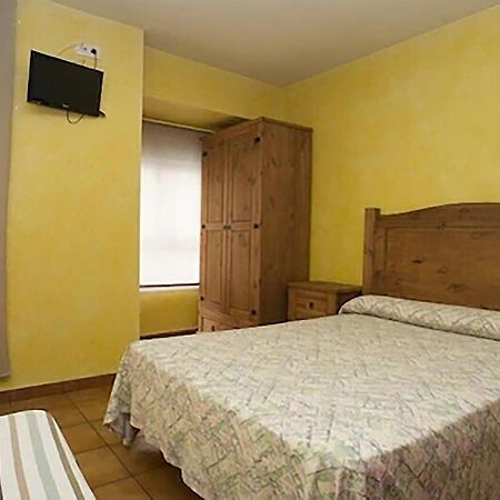 Hostal Velarde 탈라베라 데 라 레이나 외부 사진
