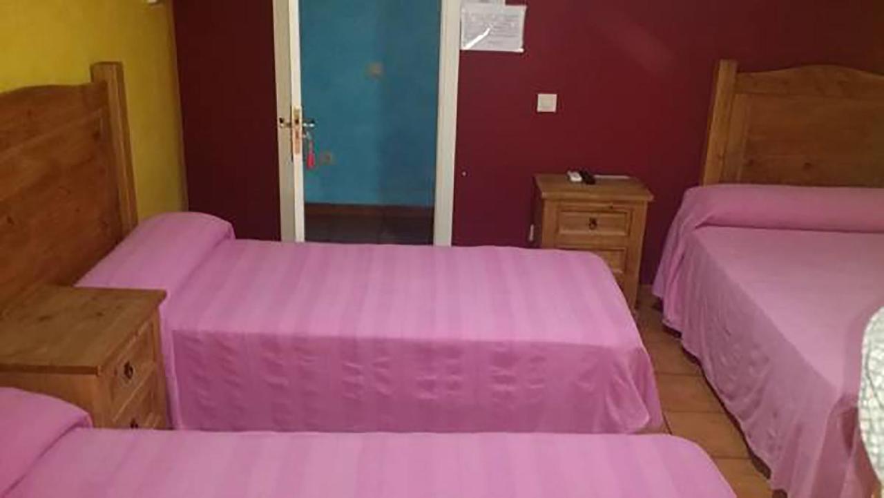 Hostal Velarde 탈라베라 데 라 레이나 외부 사진